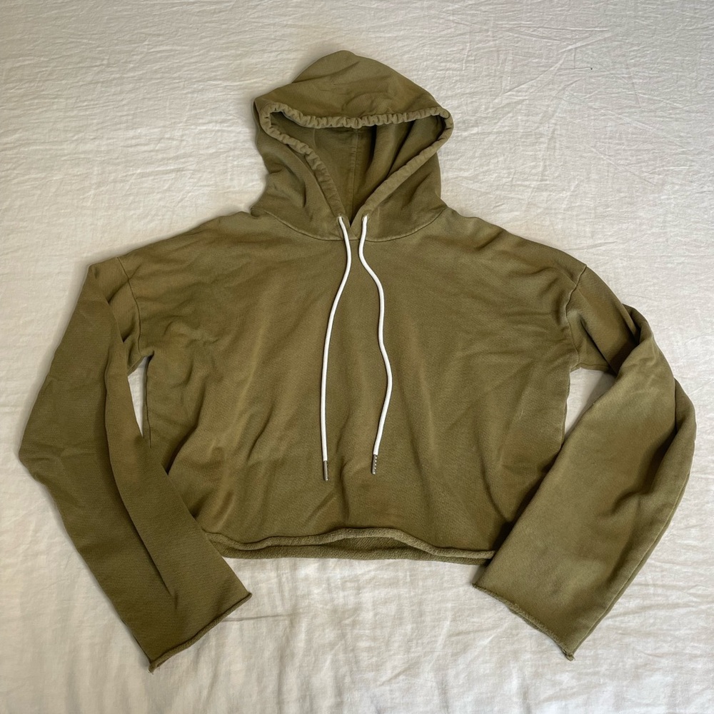 Mate the Label Cropped Hoodie in Moss